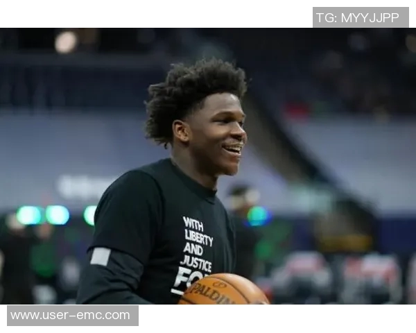 文班与华子对决精彩瞬间剃头技巧助力少林神力展现绝佳跳投